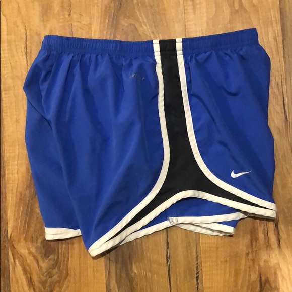 Nike Short - Picture 4 of 4